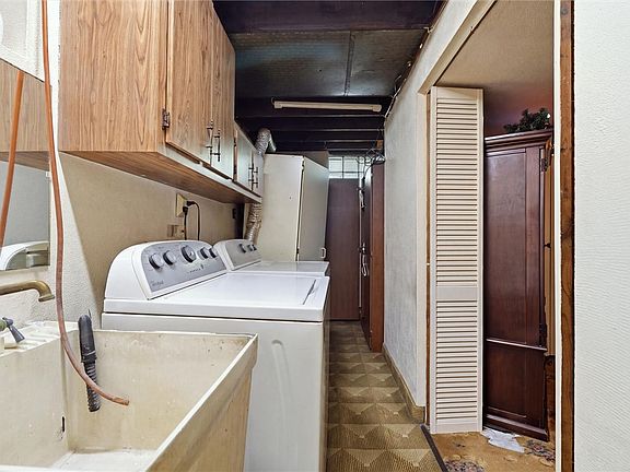 29th image of 2740 Steiner St
