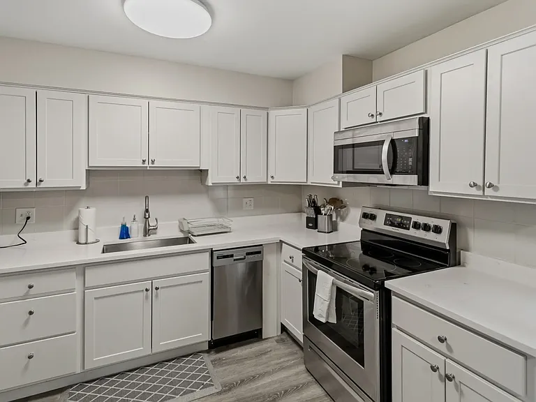 119 W Rockland Rd #2-B — Photo 7
