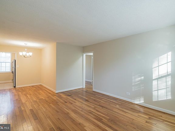 3rd image of 214 N George Mason Dr APT 4