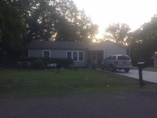 1st image of 401 Margaret Dr