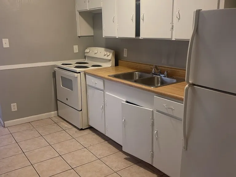919 Minor St NE — Photo 6