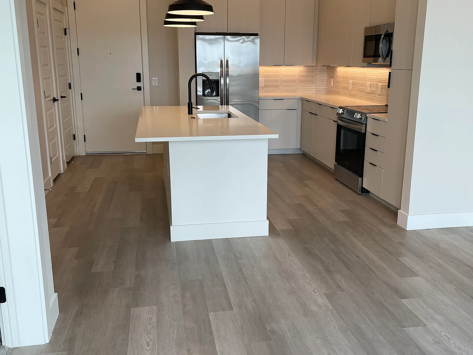 1 bed, 750 sqft, $1,750 — Photo 3