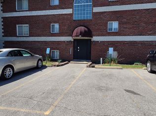 130 Lauren Cir APT F, Belleville, IL 62223