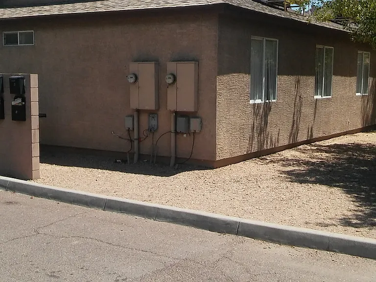 1240 E Mountain View Rd — Photo 3