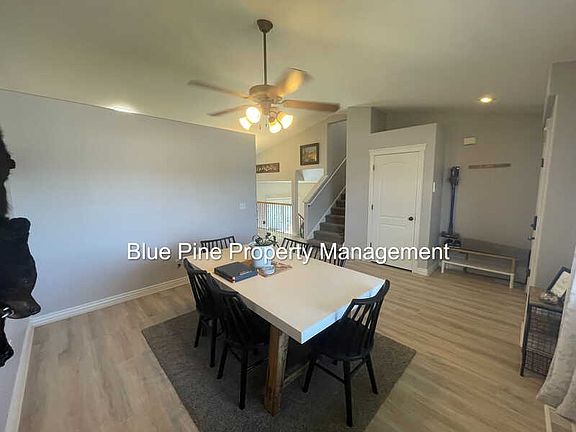 3rd image of 3562 E Pearce Dr