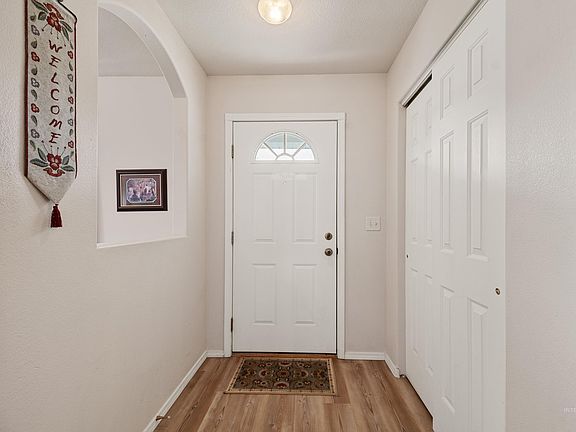 4th image of 551 Magnolia Ave