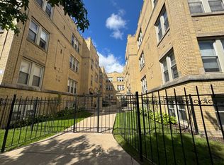 4842 W Belle Plaine Ave APT 1N, Chicago, IL 60641