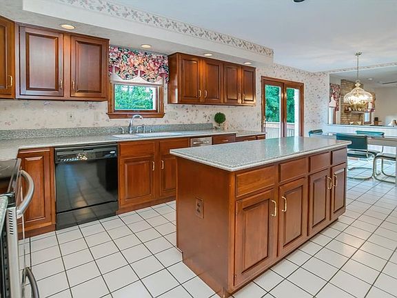 5th image of 2604 Patrice Ct