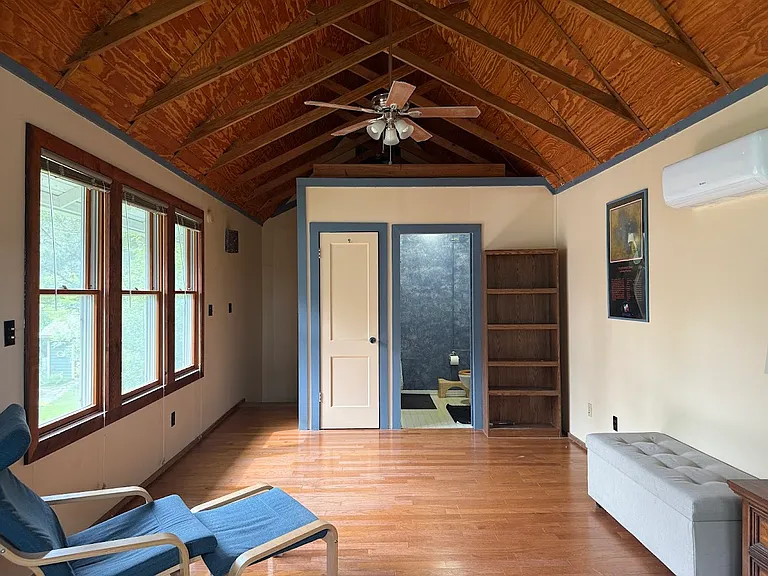 802 Harris Ave #1 — Photo 4
