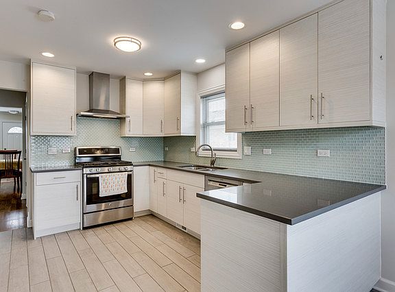 3rd image of 4420 N Osage Ave