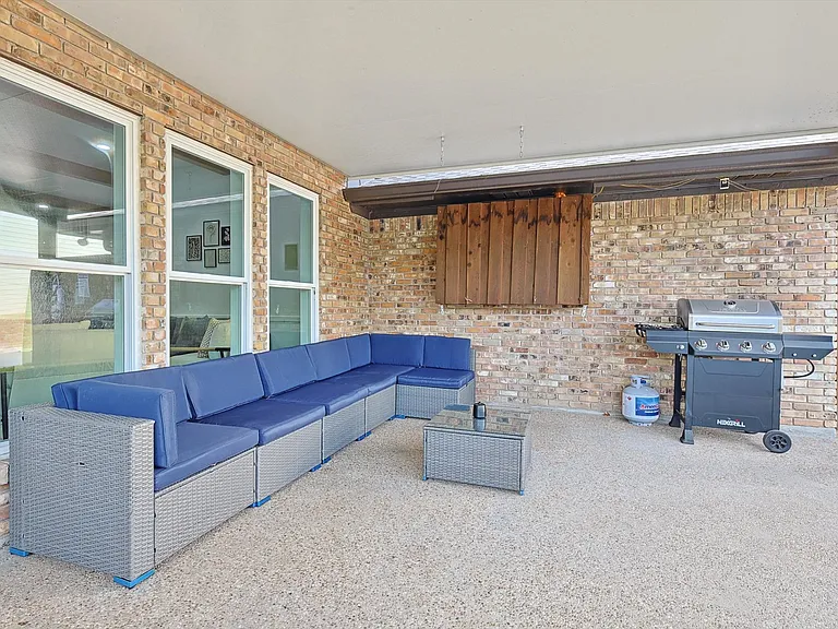3322 Darby Ln — Photo 68