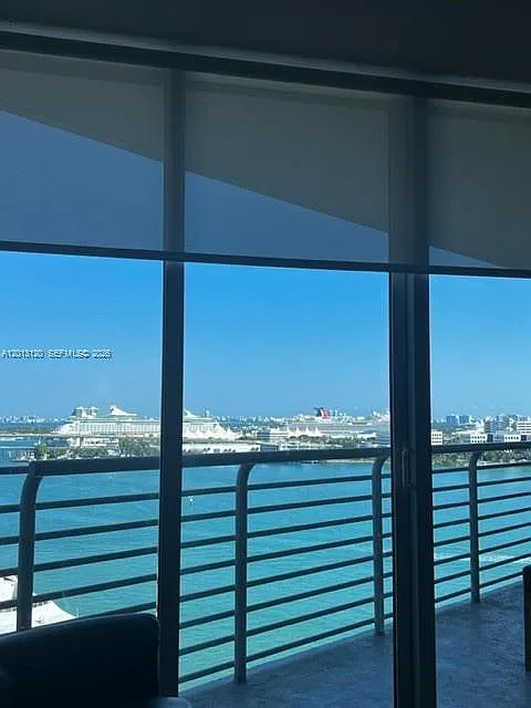 Building Photo - 335 Biscayne Blvd #1510