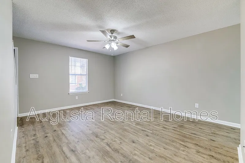 2 bed, 1.5 bath, 1005 sqft, $950 — Photo 4