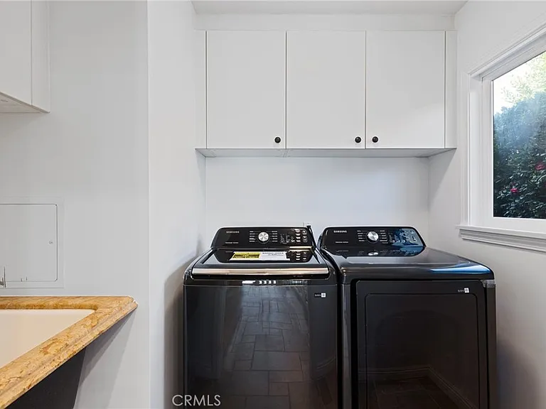 248 N Rexford Dr — Photo 18
