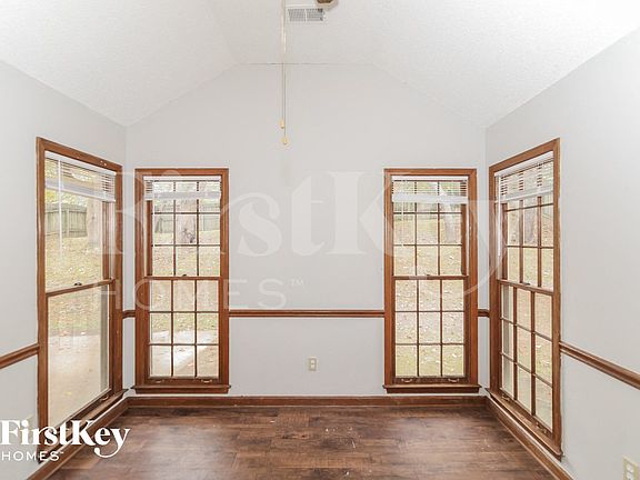 4th image of 3083 Dumbeath Rd
