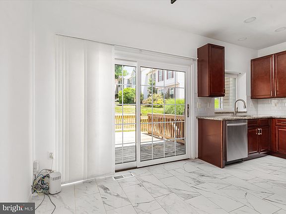 5th image of 12140 Wedgeway Ct