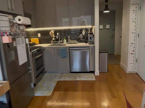 4th image of 139 Skillman Ave APT 3D