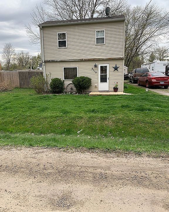 2nd image of 2110 Nedra St
