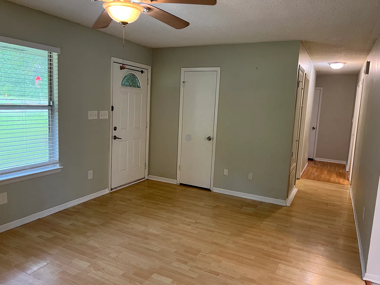 3 bed, 1317 sqft, $1,650 — Photo 3