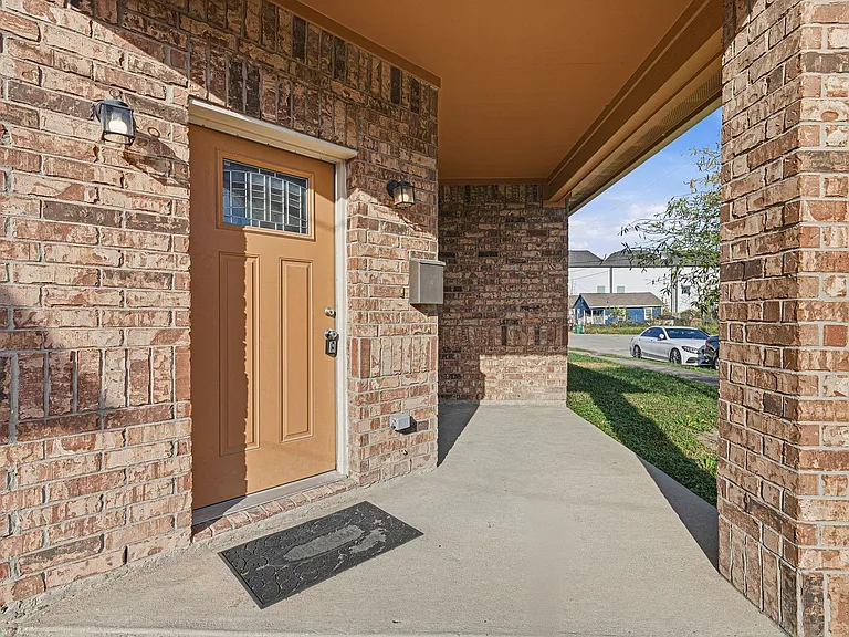 2906 Anita #B — Photo 6