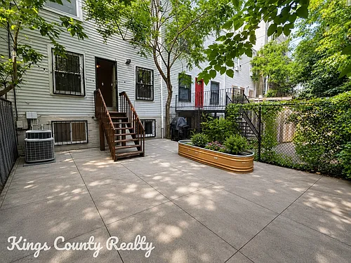496 Lexington Ave #1 Photo 1
