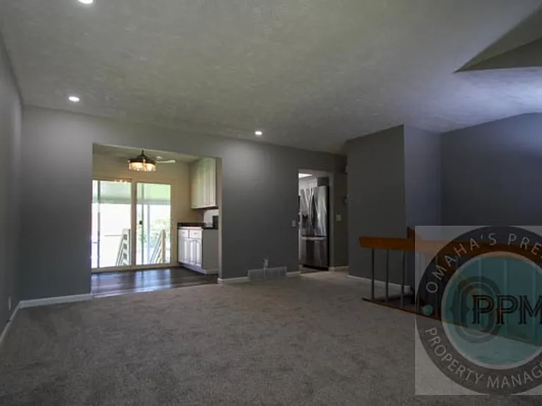 6204 S 140th Ave — Photo 3