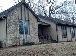 3505 NE Lacewood Ct, Lees Summit, MO 64064