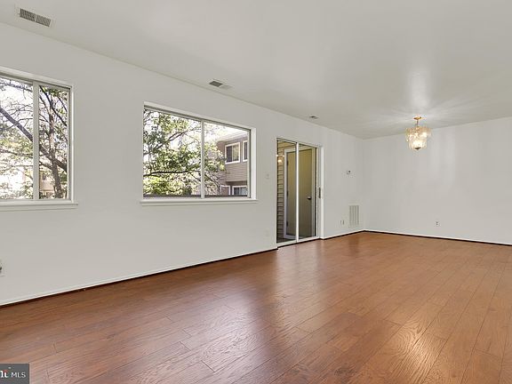 5th image of 18201 Chalet Dr #11-114