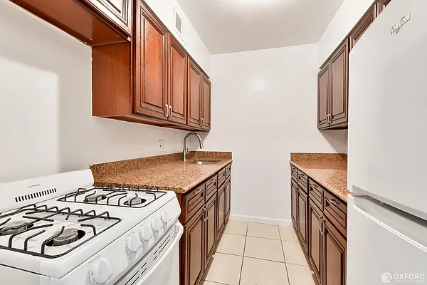 Rented by Oxford Property Group | media 29