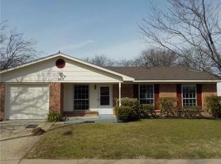 3817 Pacesetter Dr, Dallas, TX 75241