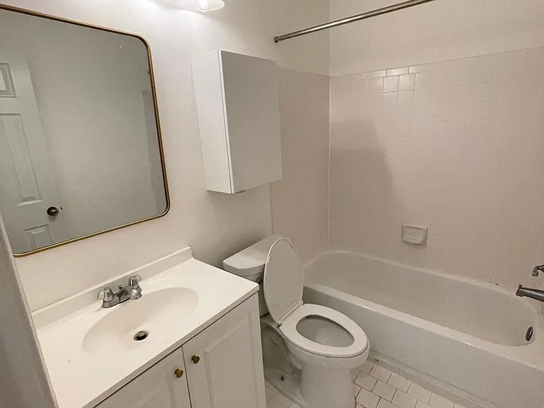 1619 R St NW #104 — Photo 8