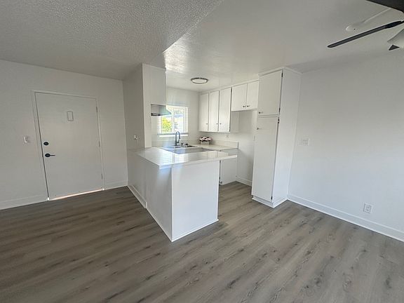 2nd image of 5548 Yarmouth Ave #15