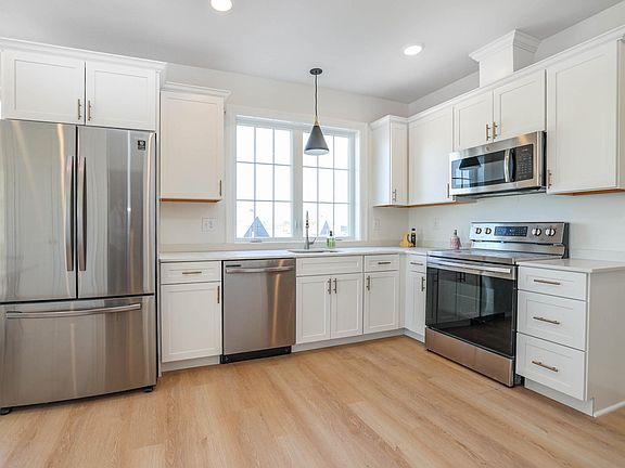 2nd image of 55 Monk St #202B
