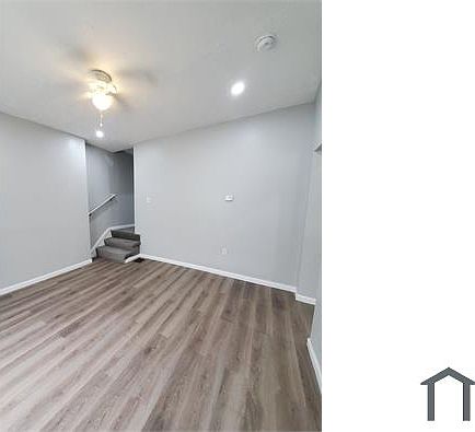 3rd image of 1355 E Mound St