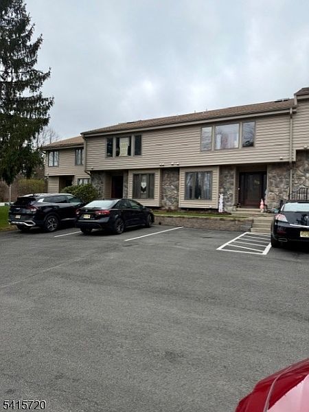 2nd image of 301 Cheyenne Rd