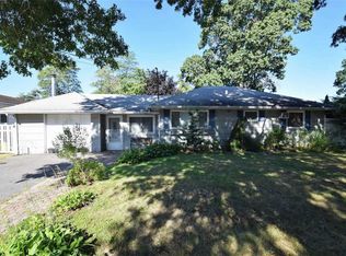 5 Roy Ave, Massapequa, NY 11758