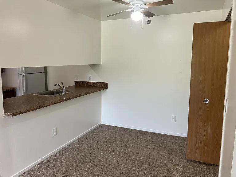 Windsor Place Apartments — Photo 71