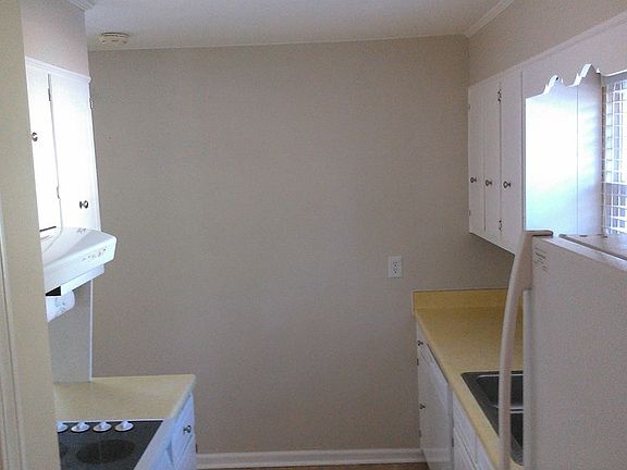 2nd image of 3034 Silverwood Dr