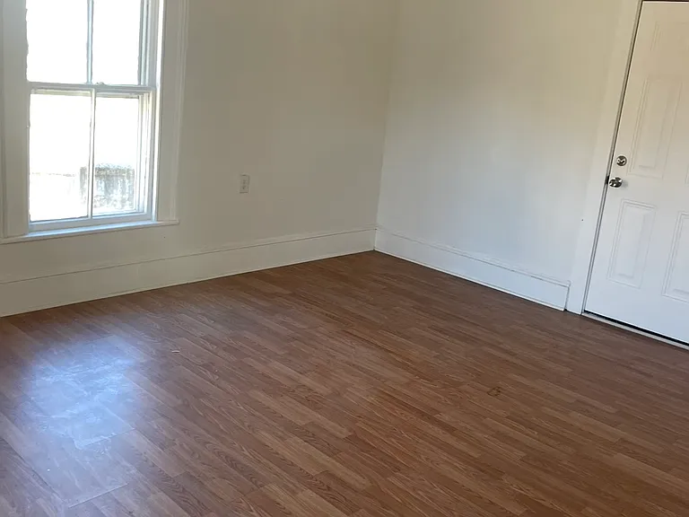 895 Baldwin Ave #3 — Photo 3