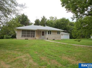 853 F Rd, Palmyra, NE 68418