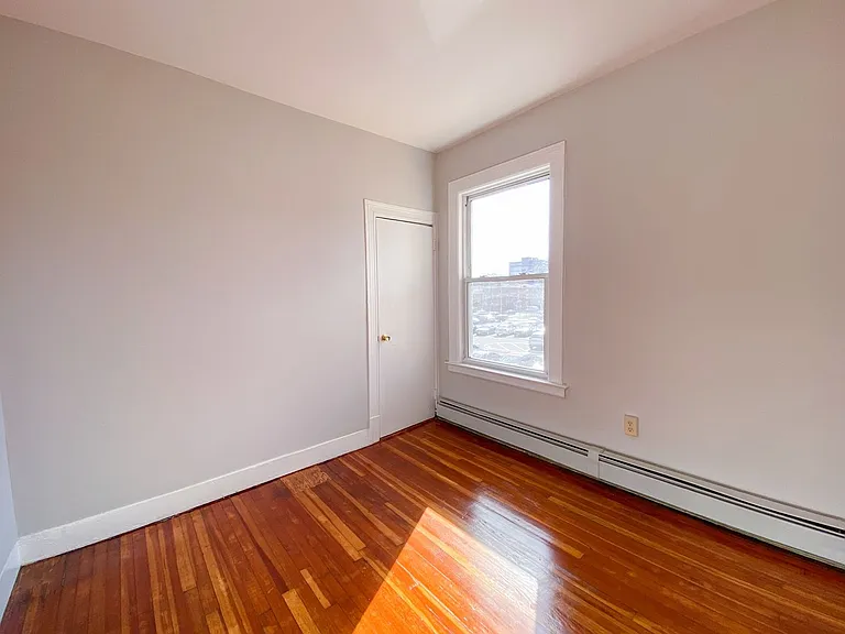 291 Buckingham St / Luca Investments LLC — Photo 55