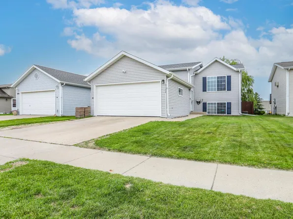 5124 10th Ave S, Fargo, ND 58103