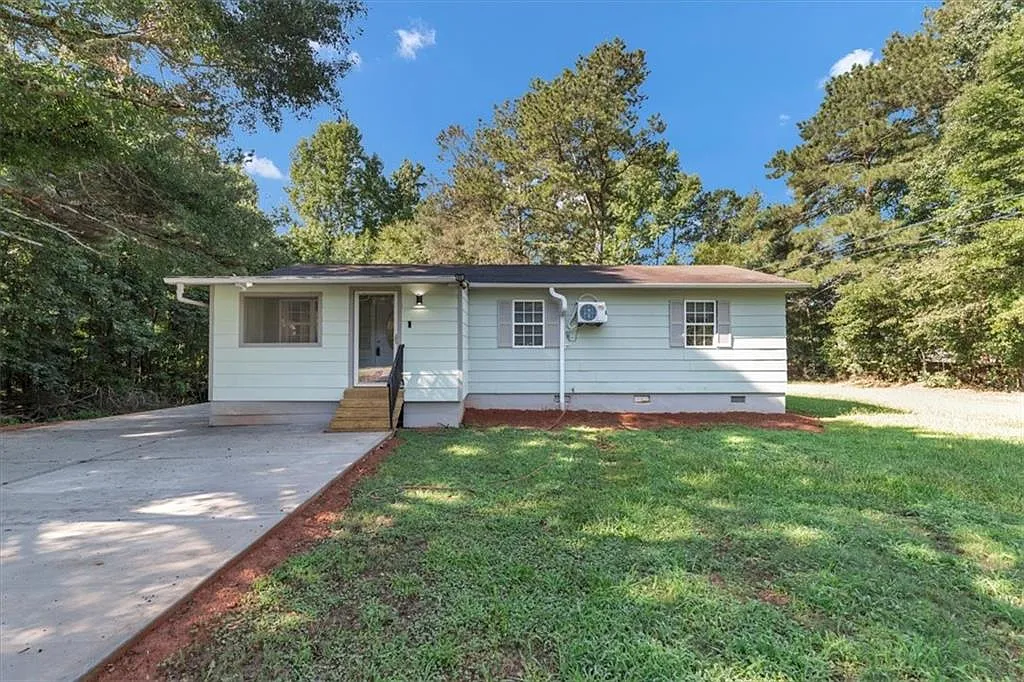 3 bed, 1.0 bath, 1072 sqft, $1,895 — Photo 3