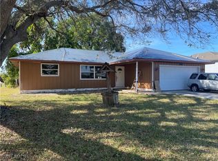 3930 SW Santa Barbara Pl, Cape Coral, FL 33914