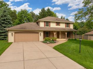 1234 Shannon Dr, Woodbury, MN 55125