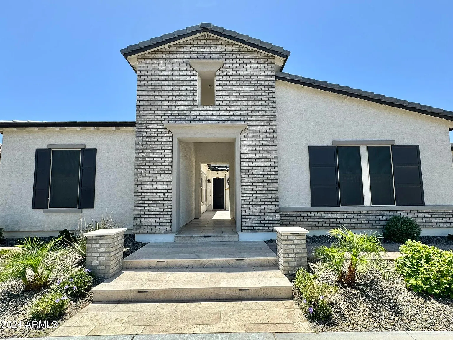 5 bed, 3.5 bath, 3508 sqft, $3,990 — Photo 2