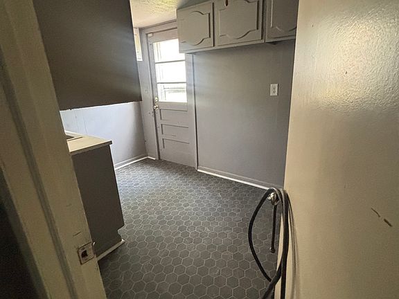 5th image of 220 Rocklawn Ave