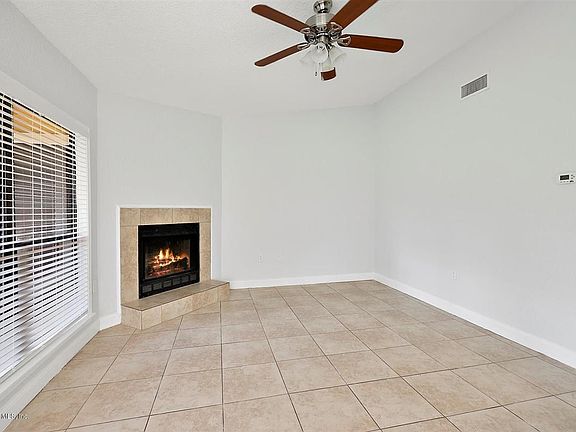 3rd image of 721 Driftwood Cir