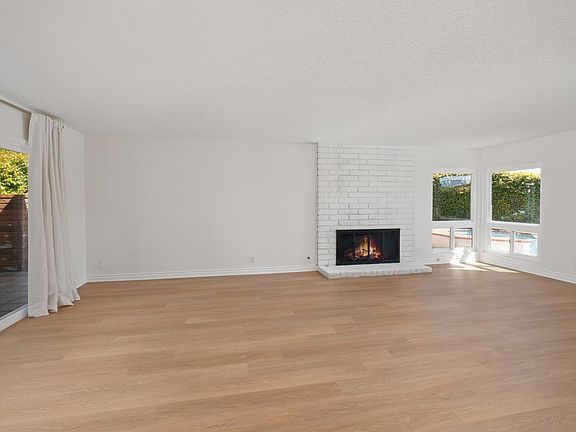 3rd image of 86 Monarch Bay Dr