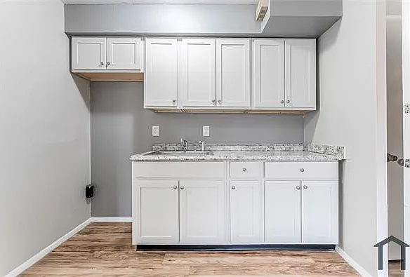 14918 Milverton Rd #3 — Photo 6